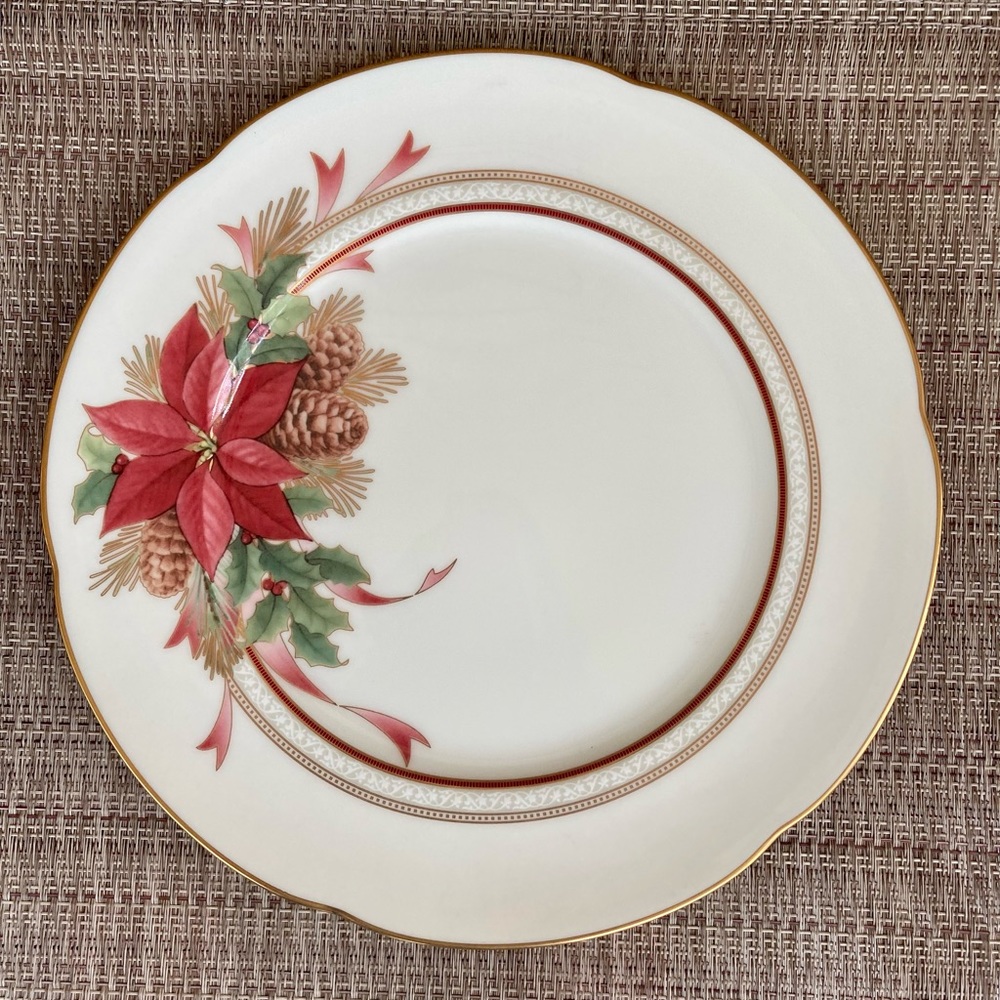Noritake Ardmore Gold Holiday Accent Plate
